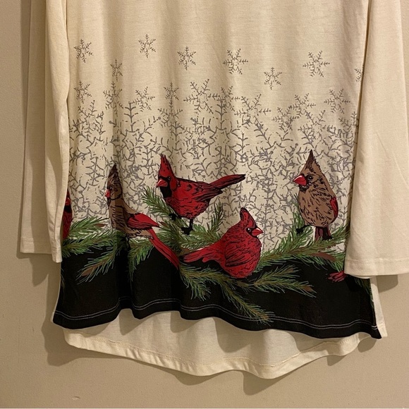 Women’s Mac & Belle Size L Red Birds Pattern Long Sleeves High Low Top - Picture 3 of 9